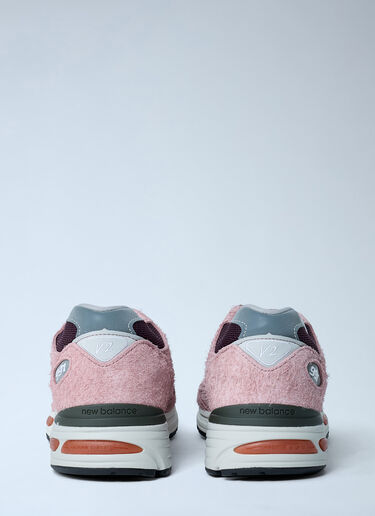 LN-CC® - New Balance: 991v2 Sneakers - Pink New Balance 991v2 Sneakers Pink new0362002
