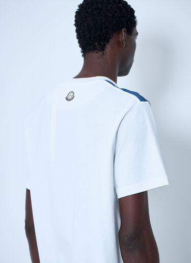 LN-CC® - Moncler x Mercedes-Benz by Nigo: 徽标图案T恤 - 白色 Moncler x Mercedes-Benz by Nigo 徽标图案T恤 白色 mmn0160004