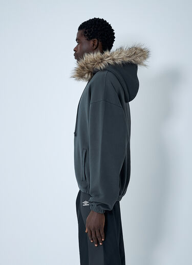 LN-CC® - Umbro: Fur Masked Hood Sweatshirt - Dark Grey Umbro Fur Masked Hood Sweatshirt Dark Grey umb0162010
