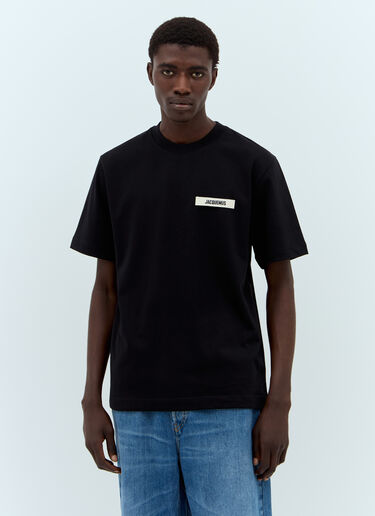 LN-CC® - Jacquemus: Le T-Shirt Gros Grain - Black Jacquemus Le T-Shirt Gros Grain Black jac0158009