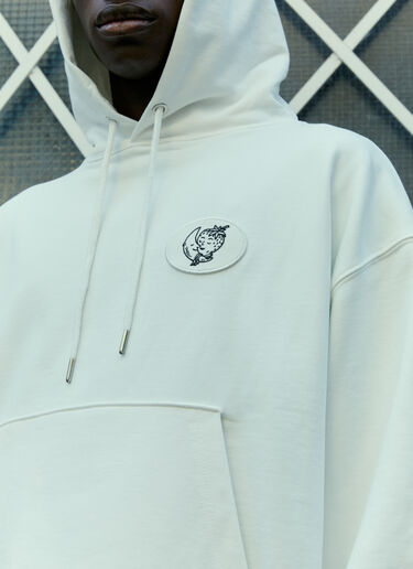 Sky High Farm Workwear Alastair Mckimm ワークウェアフード付きスウェットシャツ ホワイト skh0354012