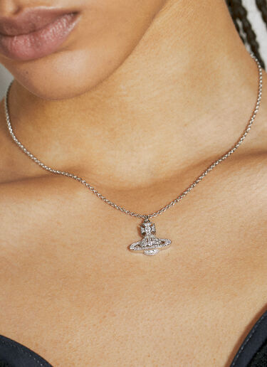 Vivienne Westwood Carmela バスレリーフペンダントネックレス シルバー vvw0254049