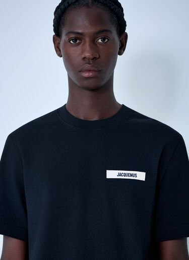 LN-CC® - Jacquemus: Le T-Shirt Gros Grain - Black Jacquemus Le T-Shirt Gros Grain Black jac0162011