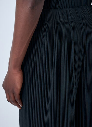 LN-CC® - Homme Plissé Issey Miyake: 细条纹阔腿裤 - 黑色 Homme Plissé Issey Miyake 细条纹阔腿裤 黑色 hmp0164006