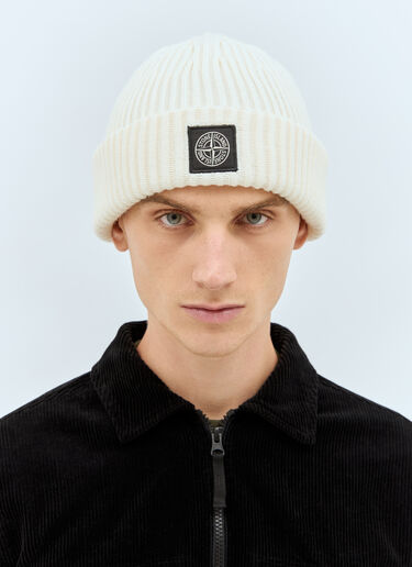 LN-CC® - Stone Island: Logo Patch Beanie Hat - Beige Stone Island Logo Patch Beanie Hat Beige sto0158066