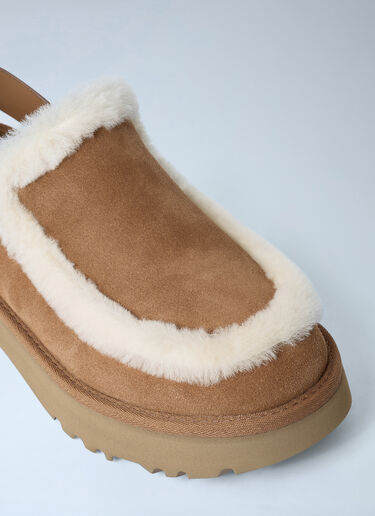 LN-CC® - UGG: Esmee Platform Clogs - Camel UGG Esmee Platform Clogs Camel ugg0362015