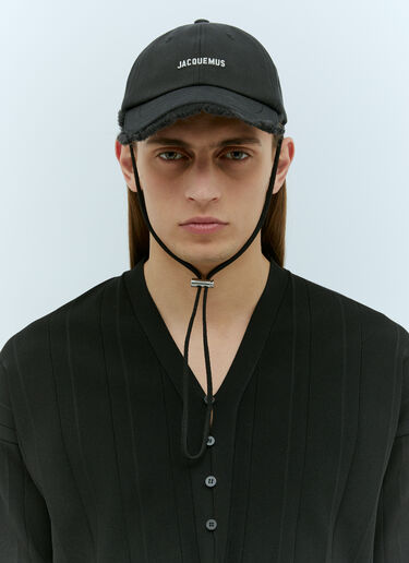 LN-CC® - Jacquemus: La Casquette Artichaut Baseball Cap - Black Jacquemus La Casquette Artichaut Baseball Cap Black jac0356007
